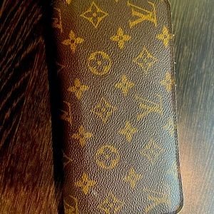 Louis Vuitton monogram zippy wallet